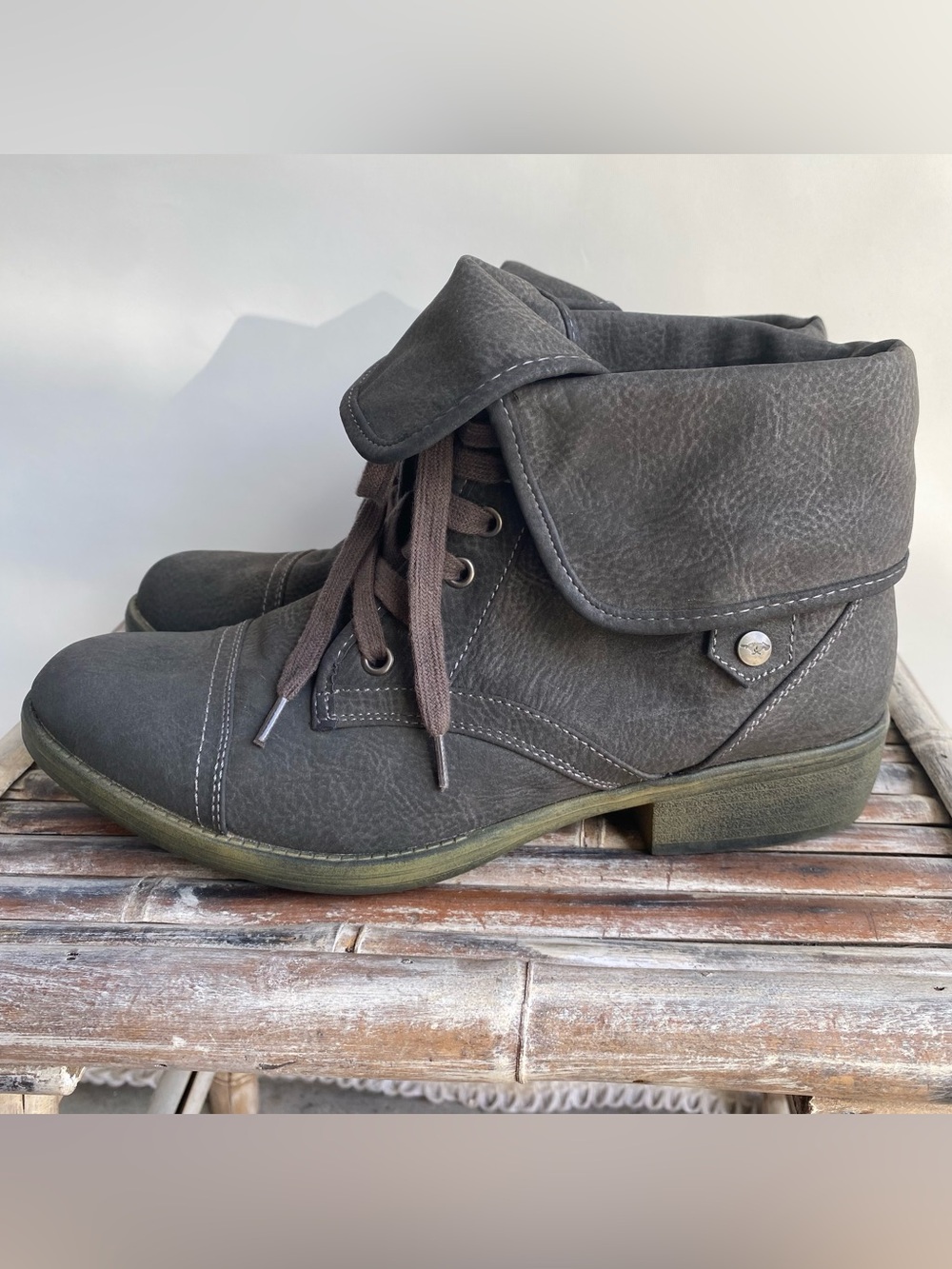 Rocket Dog grey lace up prairie boot retro 90s military ankle bootie 10